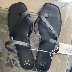 A New Day Beautiful Black Sandals 🩴